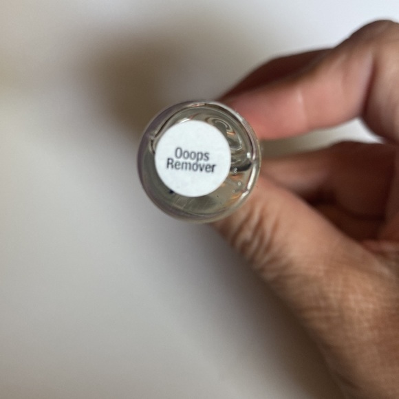 NEW Oops lipsense remover - Picture 6 of 6